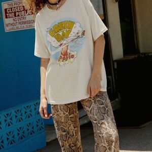 Daydreamer Green Day tee